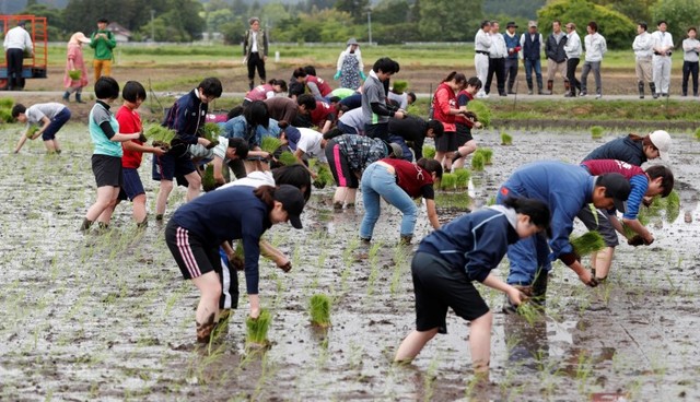 As Fukushima residents return, some see hope in nuclear tourism - The ...