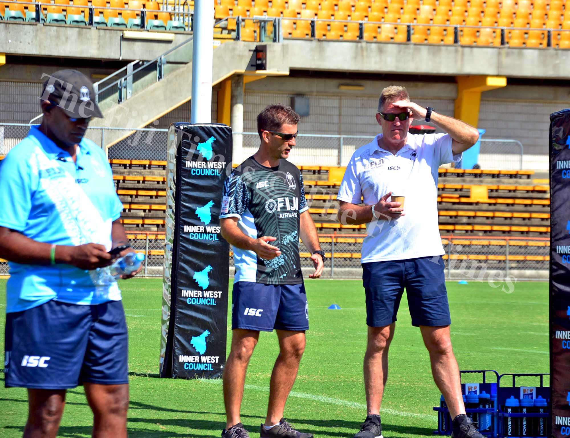 Fiji Airways Flying Fijians coach John McKee having discussions with Fiji Airways 7s coach Gareth Baber during their team training at the Leichhardt Oval ground in Sydney, Australia on Wednesday, January 24, 2018. Picture: JONACANI LALAKOBAU