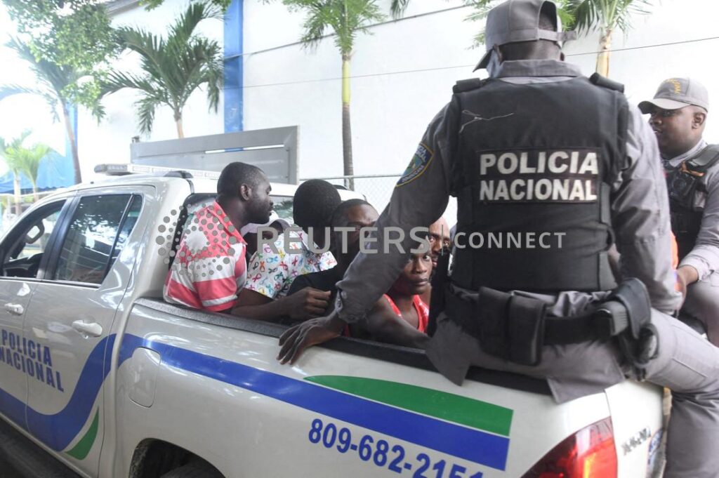 Hundreds depart Dominican Republic before Haiti border closure Hundreds depart Dominican Republic before Haiti border closure