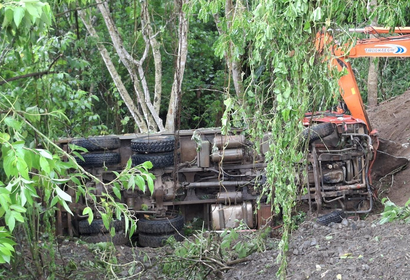 Driver dies after truck laden with gravel overturns – The Fiji Times Driver dies after truck laden with gravel overturns – The Fiji Times