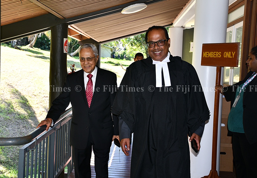 Commission backs national vote on constitutional reforms