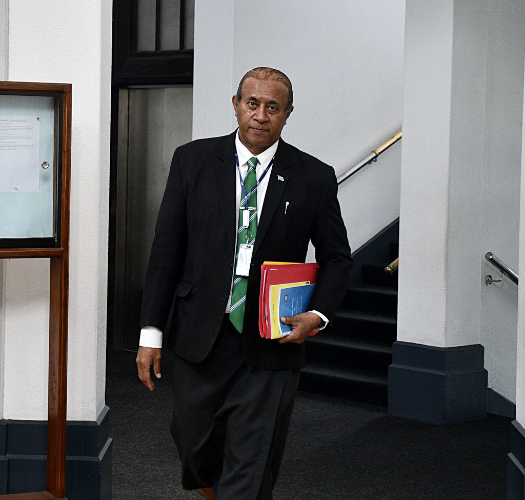 Tackling traffic gridlock | Minister announces year-end review of vehicle import rules