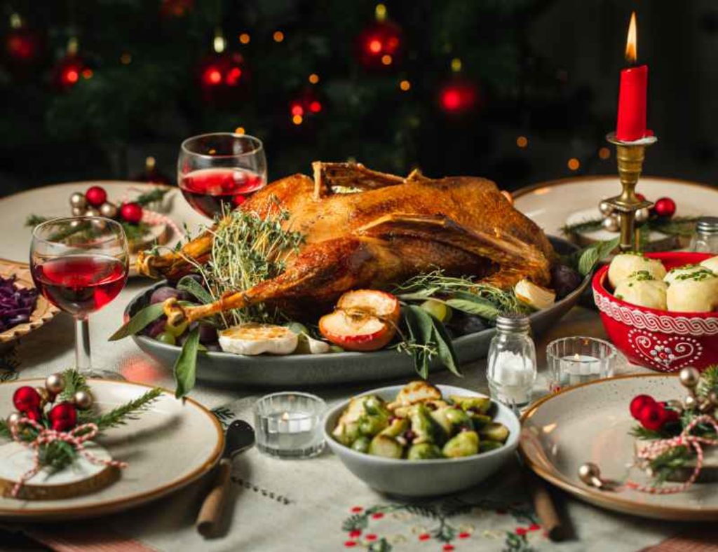 DINING & ENTERTAINMENT | Plan your Christmas dining with love